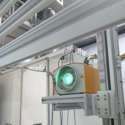 革新制造业 新科技产品实现进烤炉前非接触测膜厚，助力新兴能源技术研发